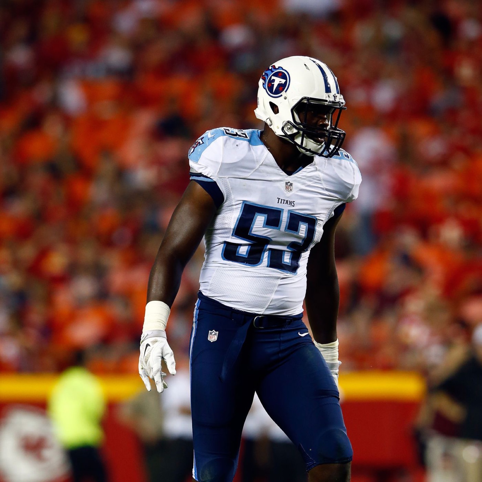 Dee Mount at linebacker for the Tennessee Titans