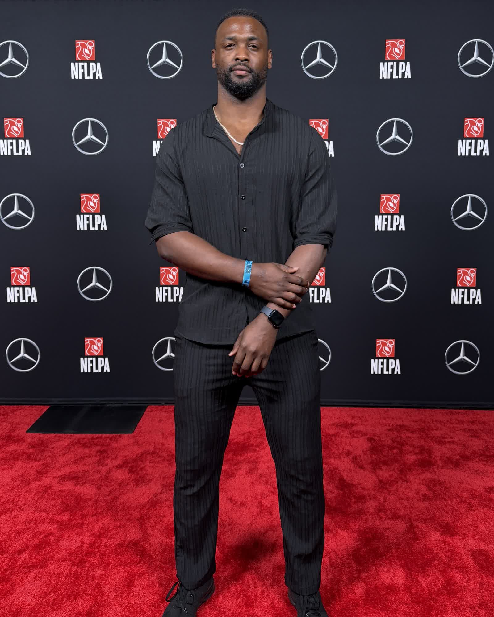 Dee Mount NFLPA player portrait